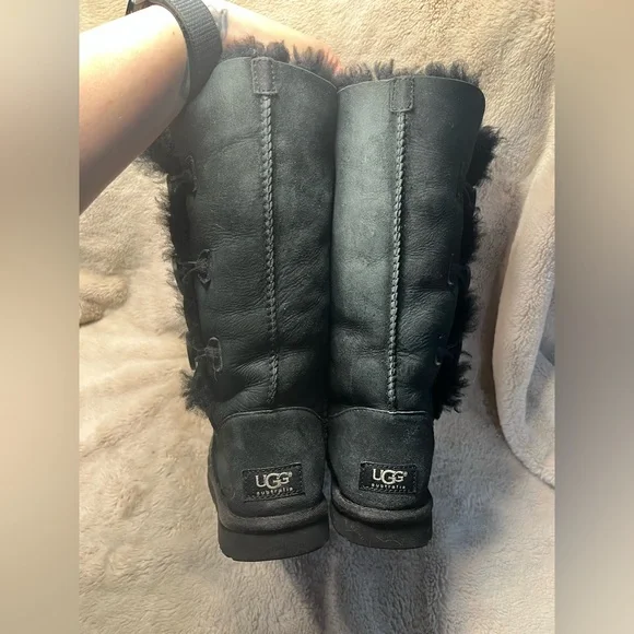 Ugg Womens Black Size 6 Bailey Button - Picture 5 of 7